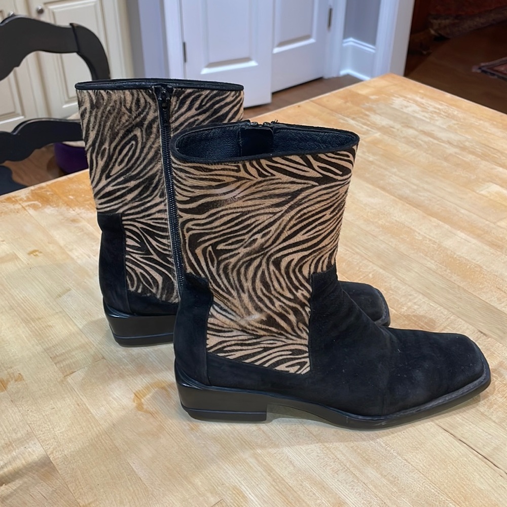 STEWART WEITZMAN BOOTS sz 8.5